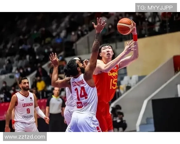 中国国家蓝球队迎战美国队决战篮球巅峰展现实力与激情 中国国家蓝球队迎战美国队决战篮球巅峰展现实力与激情